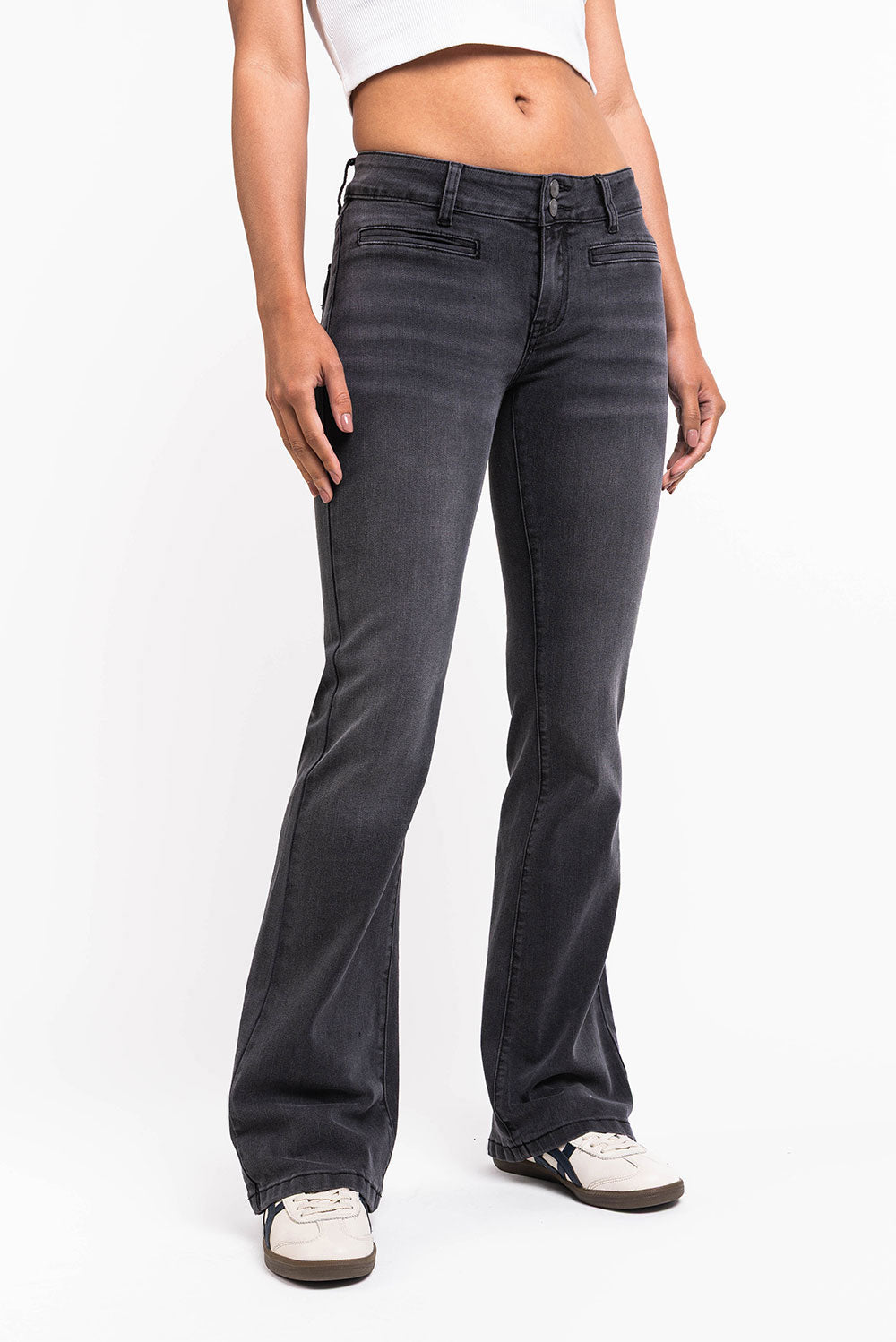 Claire 05Low Bootcut Jeans - Washed Black