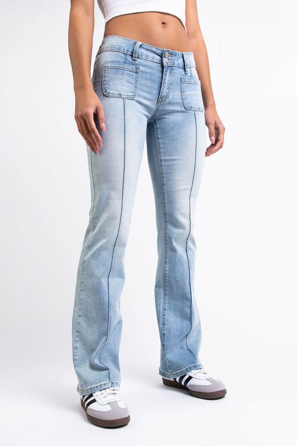 Lågmidjade Bootcut Jeans - Claire Bleach Blue